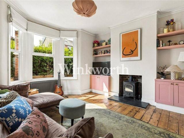 Apartment for sale in Cat Hill, England
