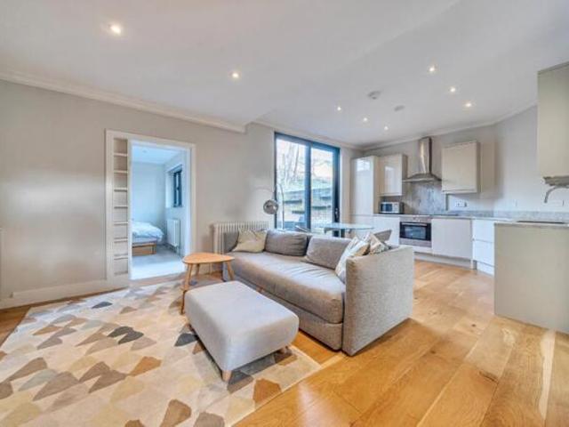Apartment for sale in London Borough of Hounslow, Greater London