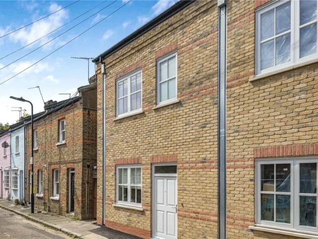 Apartment for sale in London Borough of Ealing, Greater London