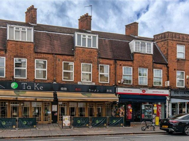 Apartment for sale in Ealing, Greater London