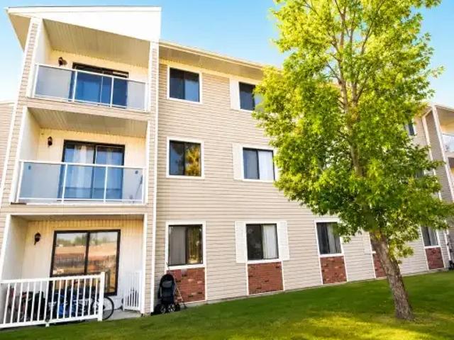 Apartment for rent in Wedgewood, Alberta
