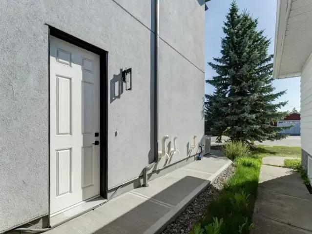 Apartment for rent in Wedgewood, Alberta