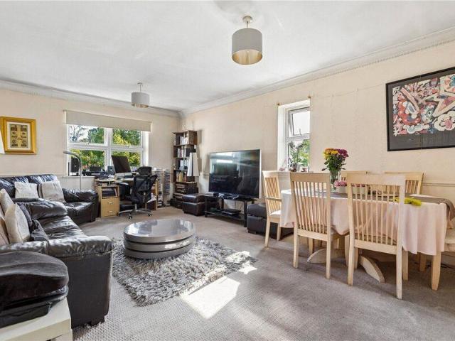 Apartment for sale in Cat Hill, England