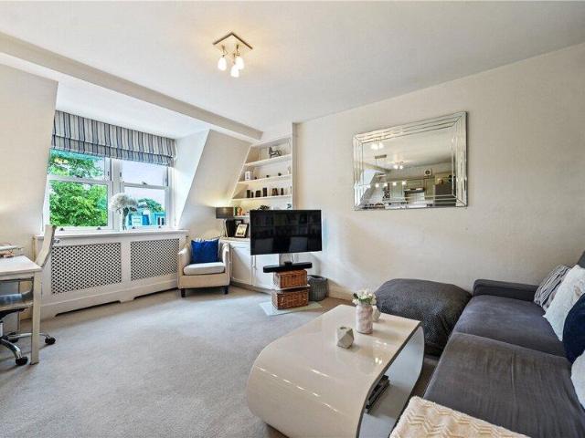 Apartment for sale in Cat Hill, England
