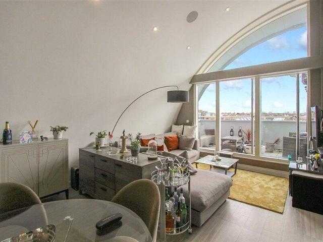 Apartment for sale in Castle Point, Essex