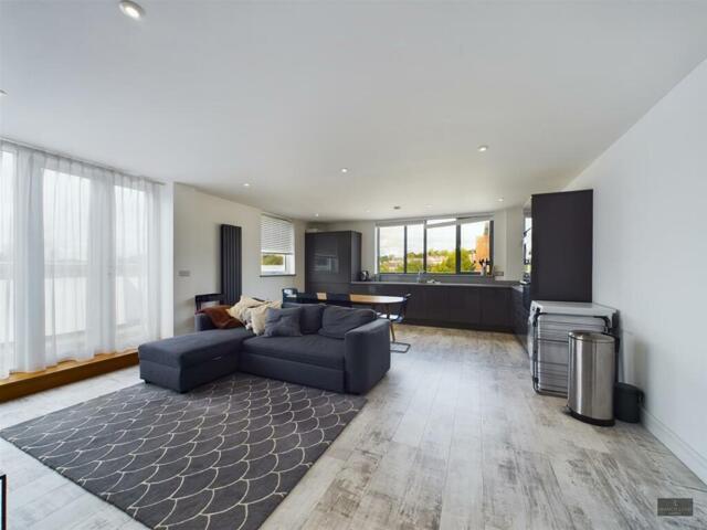 Apartment for sale in Watergate, Devon