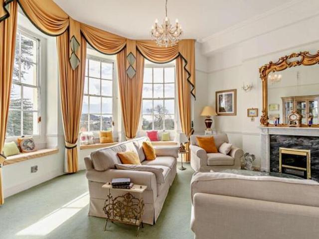 Apartment for sale in Cowley, Budlake