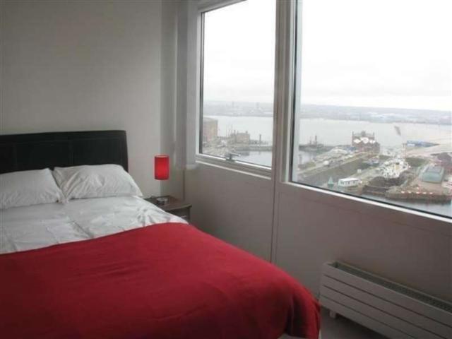 Apartment for rent in Waterfront, Calderstones