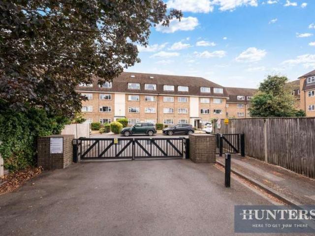 Apartment for sale in New Malden, Greater London