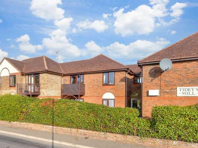 Apartment for sale in Partridge Green, Horsham