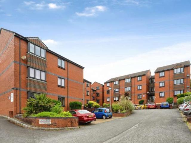 Apartment for sale in Nangreaves, Wales