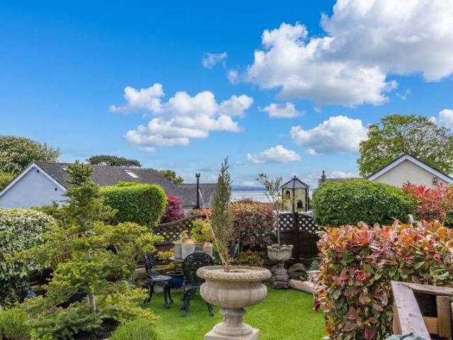 Apartment for sale in Grange-over-sands