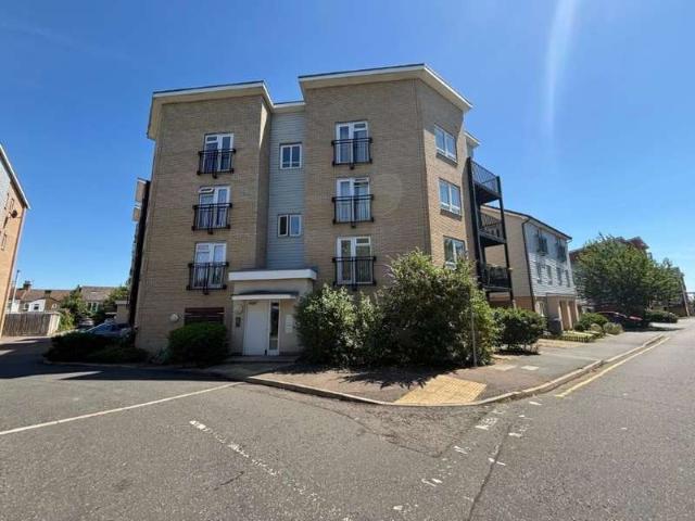 Apartment for sale in Grays, Essex