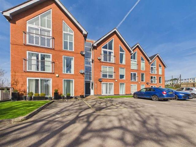 Apartment for sale in Claughton, Oxton
