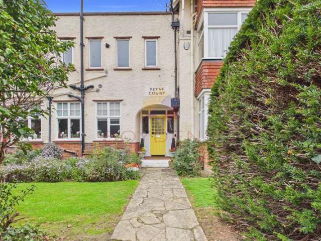 Apartment for sale in Frinton-on-Sea, Tendring