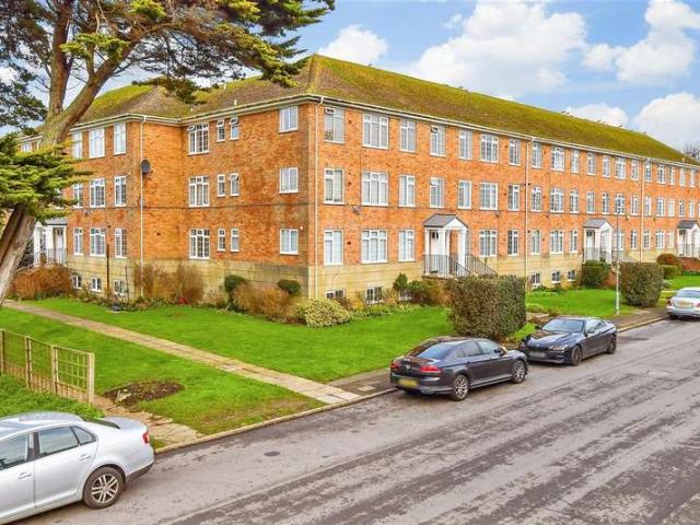 Apartment for sale in Hythe, Folkestone