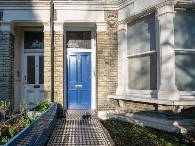 Apartment for sale in Kilburn, Greater London