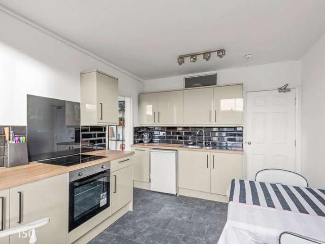 Apartment for sale in Strode, Devon