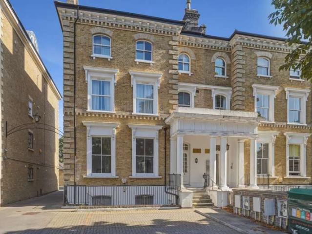 Apartment for sale in Tulse Hill, Greater London