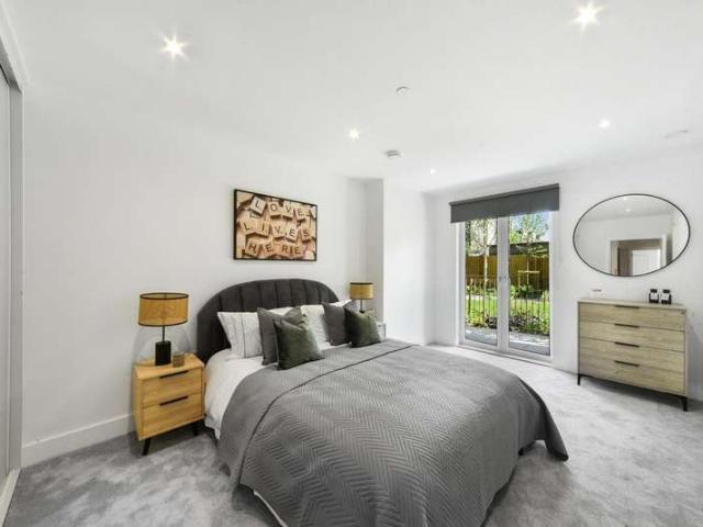 Apartment for sale in Oval, Greater London