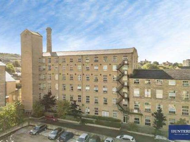 Apartment for sale in Elland, West Yorkshire