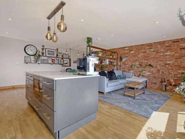 Apartment for sale in Old Ford, Greater London