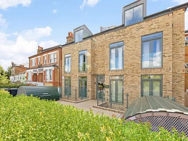 Apartment for sale in West Norwood, Greater London