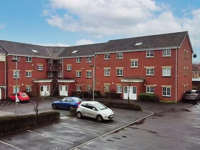 Apartment for sale in Outwood Gate, Bury