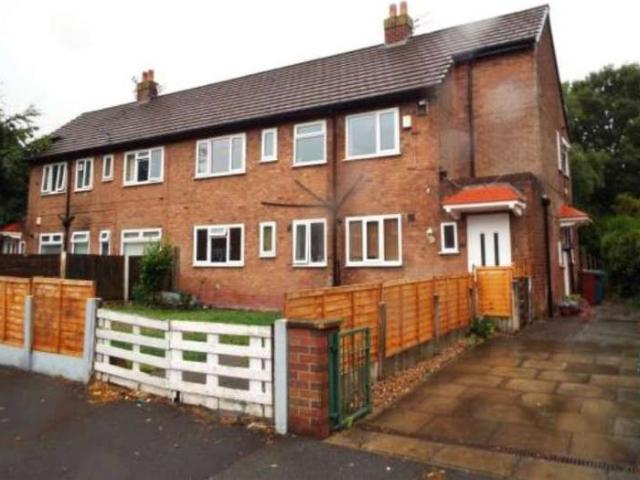 Apartment for sale in Wythenshawe, Manchester
