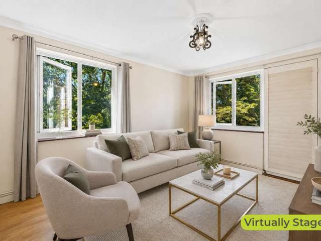 Apartment for sale in London Borough of Croydon, Purley
