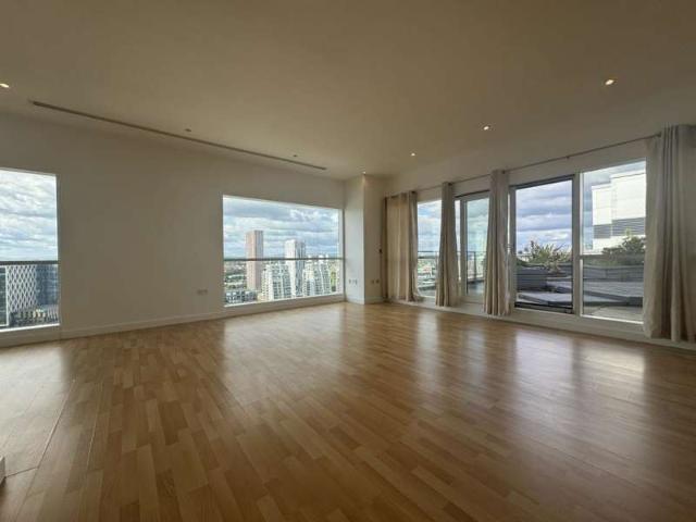 Apartment for sale in Salford Quays, Salford