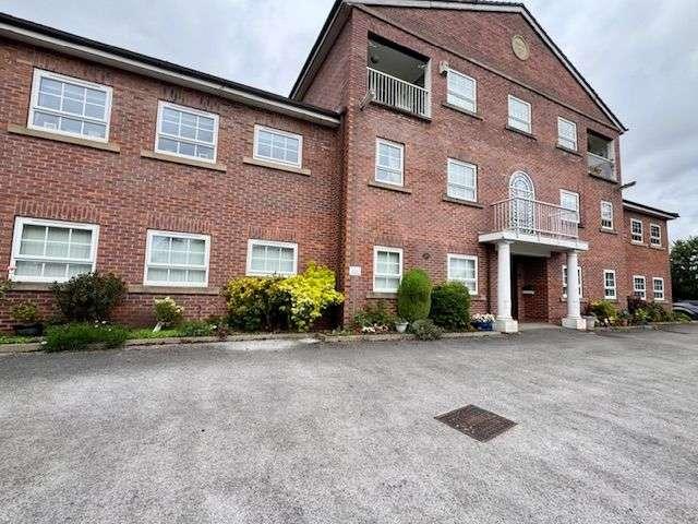 Apartment for sale in Cheadle, Greater Manchester