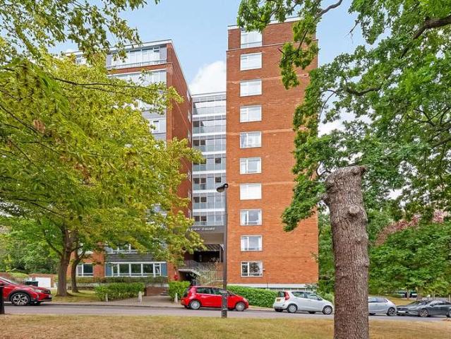 Apartment for sale in Greater London