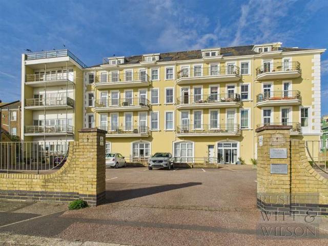 Apartment for sale in West Marina, Guestling Green