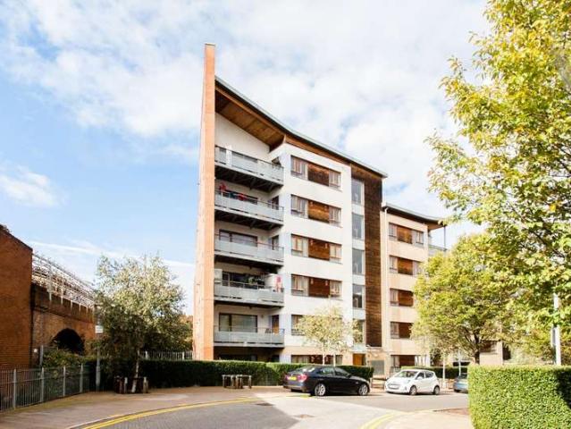 Apartment for sale in Bromley-by-Bow, Bow