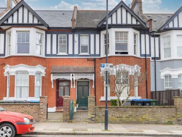 Apartment for sale in Brondesbury, Greater London
