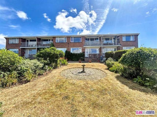 Apartment for sale in Hulham, Budlake