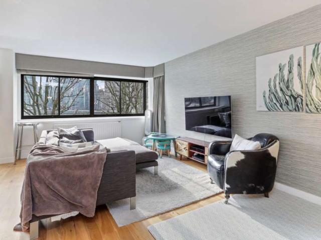 Apartment for sale in Notting Hill, Greater London