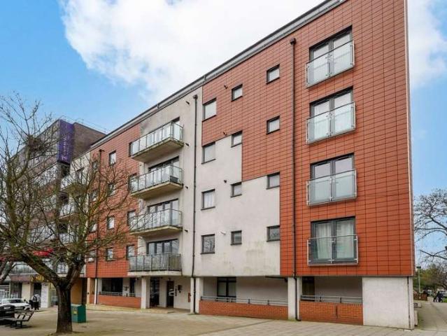 Apartment for sale in Greater London