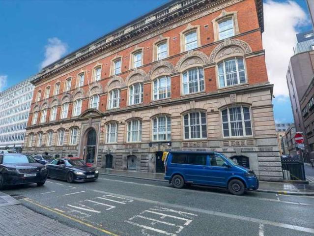 Apartment for sale in Calderstones