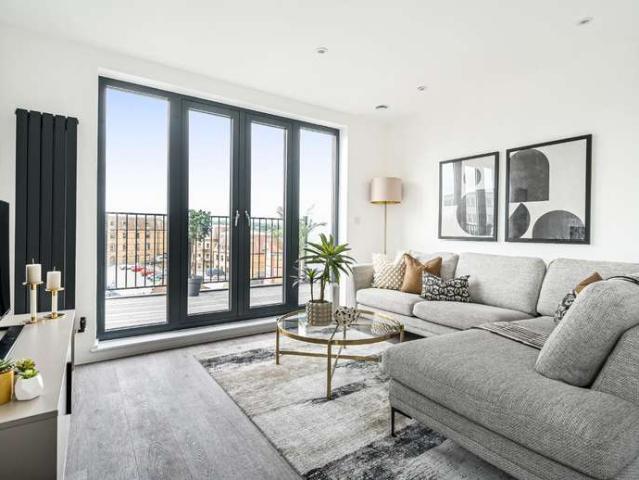 Apartment for sale in Midway, Kent
