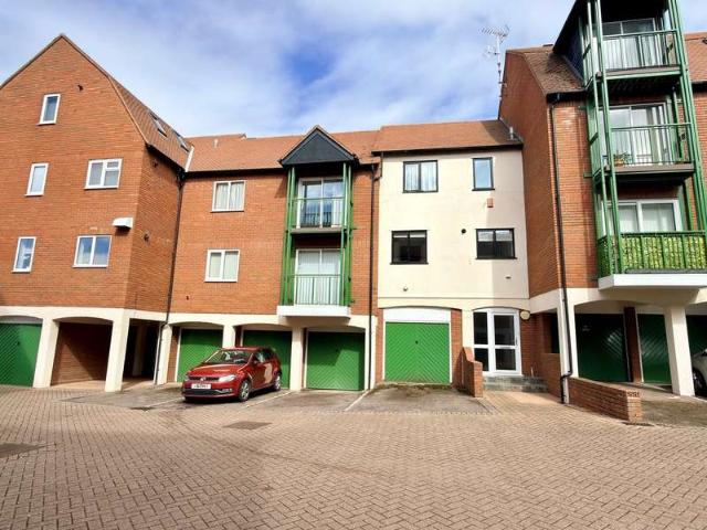 Apartment for sale in Tewkesbury, Pamington