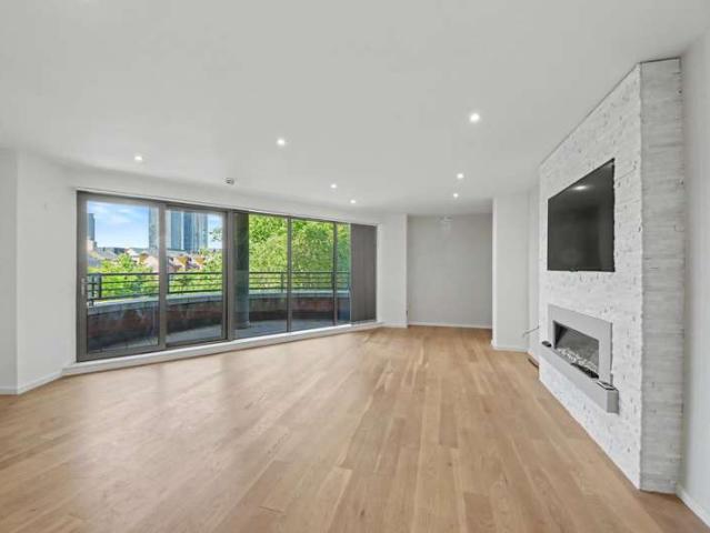 Apartment for sale in City Centre, Georgia