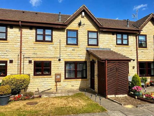 Apartment for sale in Greengates, West Yorkshire