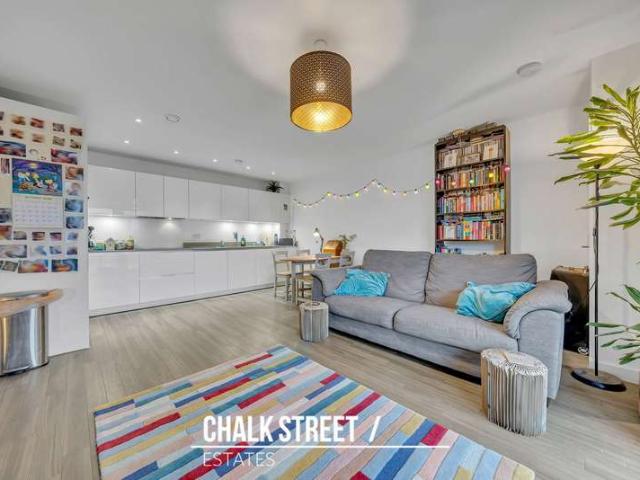 Apartment for sale in London Borough of Havering, Greater London