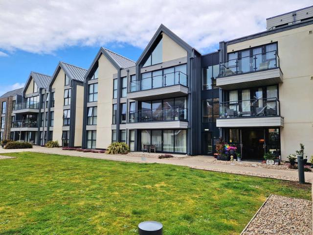Apartment for sale in Porthcawl, Nottage