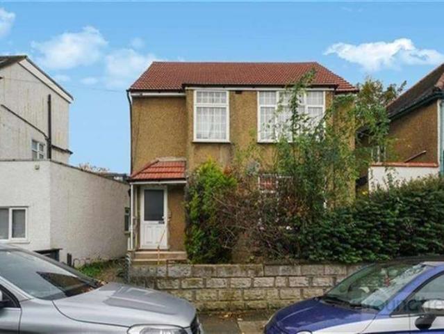 Apartment for sale in Hendon, Greater London