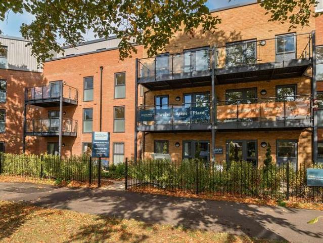 Apartment for sale in Chichester, Littlecote