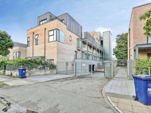 Apartment for sale in Arbury, Cambridgeshire