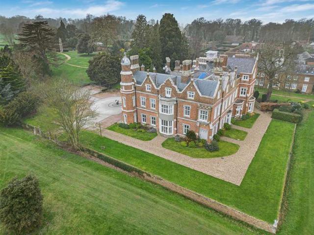 Apartment for sale in Colliers End, Hertfordshire